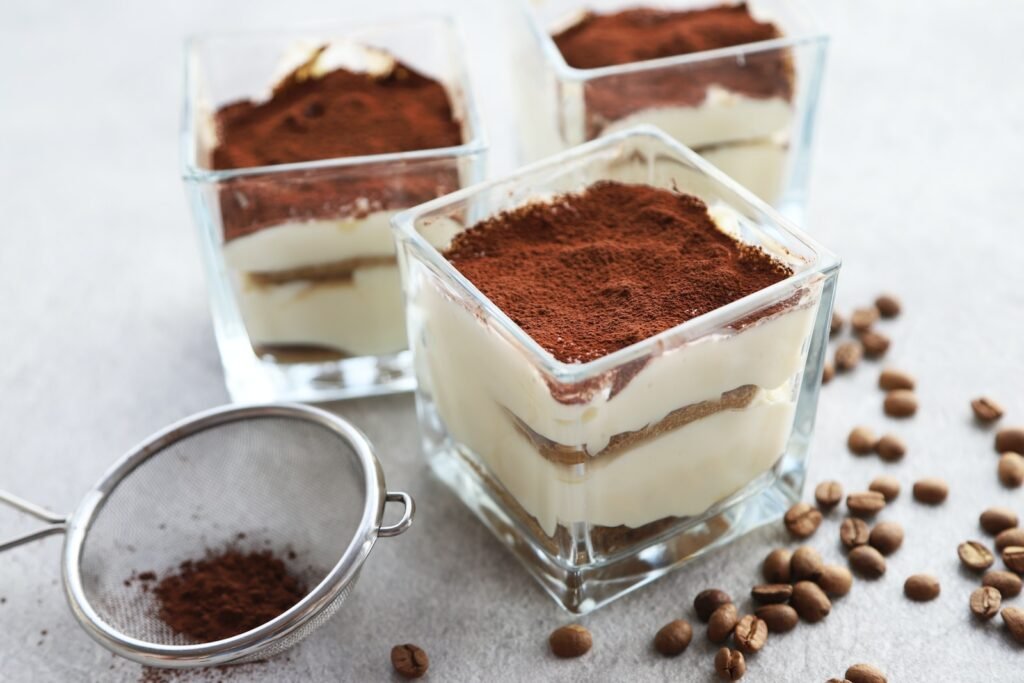 tiramisu montado em verrines